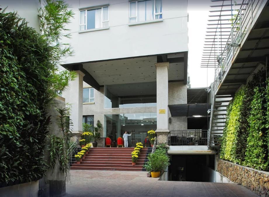 Cozrum Lux - The Arrivals Hotel Хошимин Екстериор снимка
